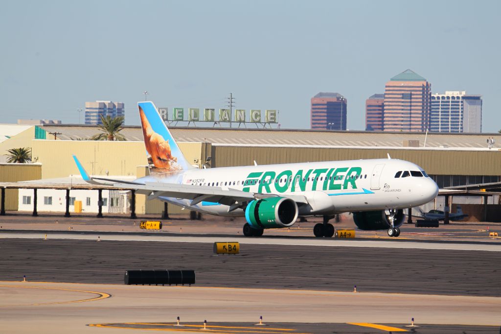Airbus A320 (N352FR)