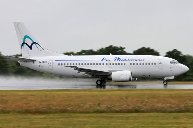 Boeing 737-500 (SX-BHR)