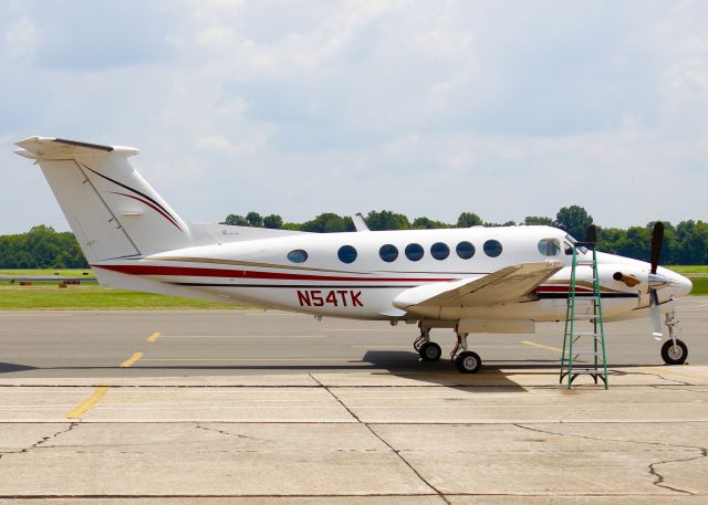 Beechcraft Super King Air 200 (N54TK) - At Downtown Shreveport.