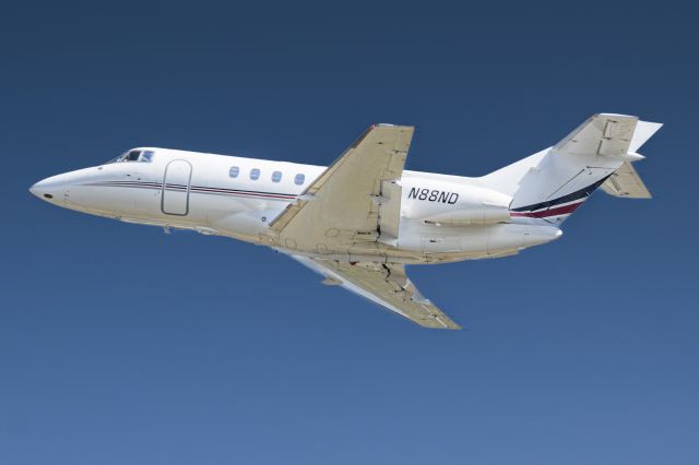 Hawker 800 (N88ND)