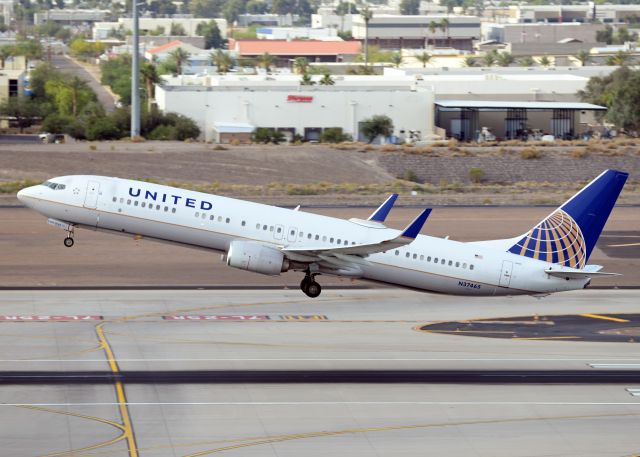 Boeing 737-900 (N37465)