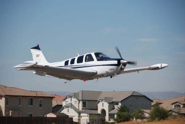 Beechcraft Bonanza (36) (C-FZBD)