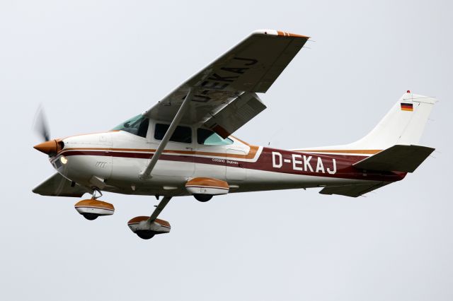 Cessna Skylane (D-EKAJ)