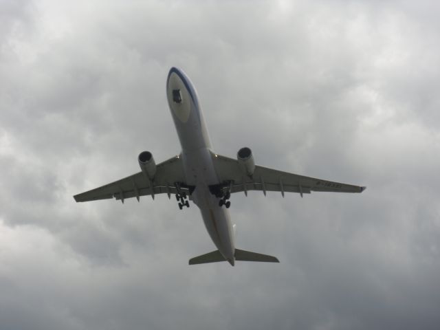 Airbus A330-300 (B-18351) - CHINA AIRLINES A330-302 B-18351 Take off at TSA