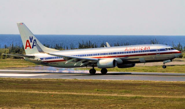 Boeing 737-800 (N934AN)