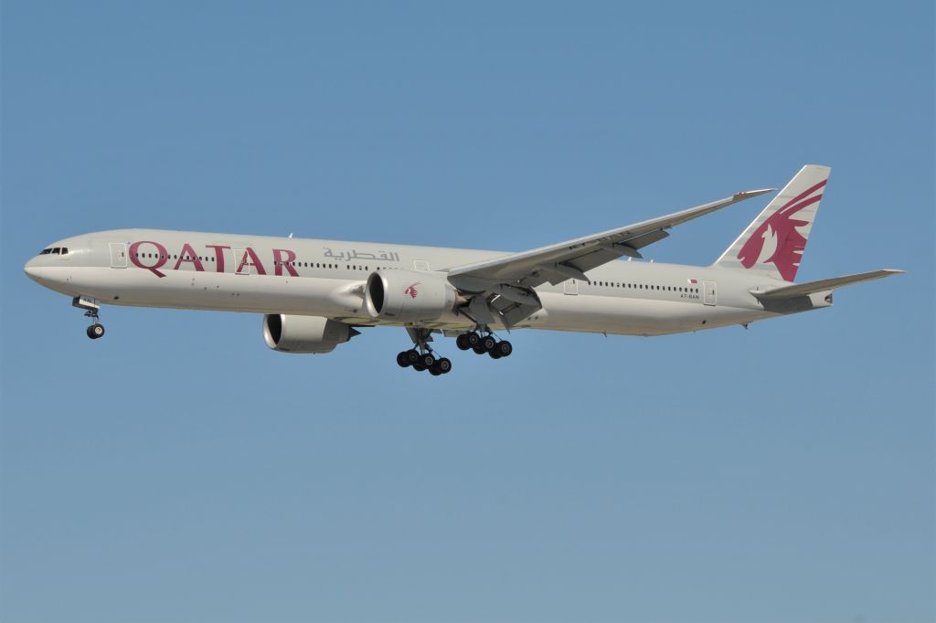 BOEING 777-300 (A7-BAN)