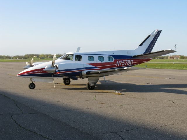 Beechcraft Duke (N7578D) - Twin City Passenger Services (Alexandria, MN) Beech A60 Duke sitting on display before the opening of the 2008 Armed Forces Day Fly-in. www.freewebs.com/kregaxn