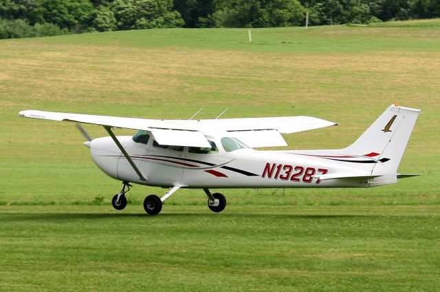 Cessna Skyhawk (N13287)