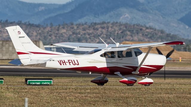 Cessna Skyhawk (VH-FUJ) - A C172, SKYLANE, sporting a great colour scheme, taxies out to runway 19.