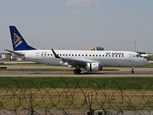 Embraer ERJ-190 (P4-KCC)
