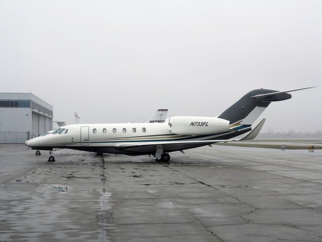 Cessna Citation X (N733FL) - A business jet with a lot of cabin room.