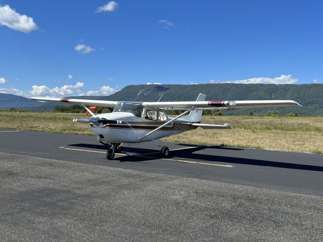 Cessna Skyhawk (N84662) - New Home Base