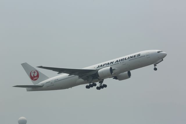 Boeing 777-200 (JA009D)