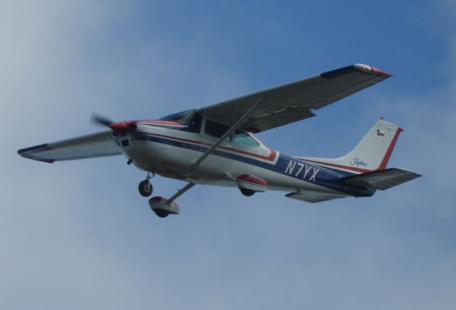 Cessna Skylane (N7YX)