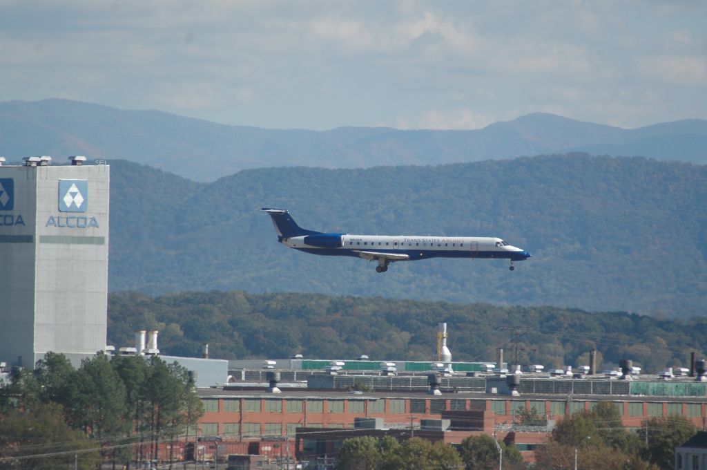 Embraer ERJ-145 (N812HK)