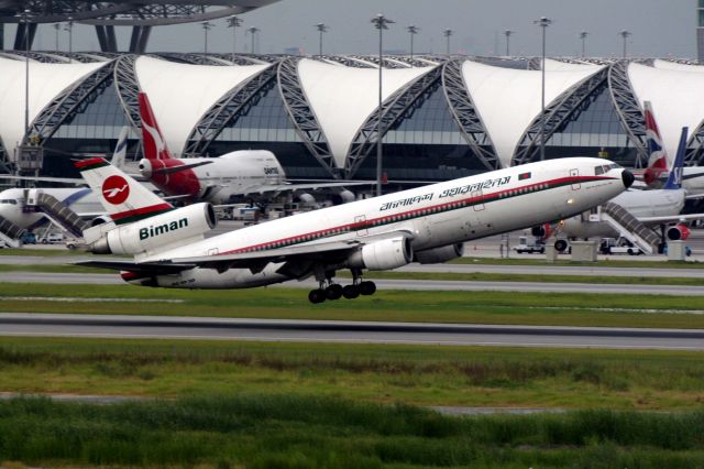 McDonnell Douglas DC-10 (S2-ACO)