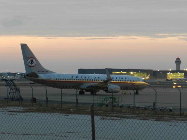 Boeing 737-800 (N951AA) - American Airlines 737 Retro "Astro Jet" Parked on the D Terminal Ramp at Dallas/Fort Worth International Airport.