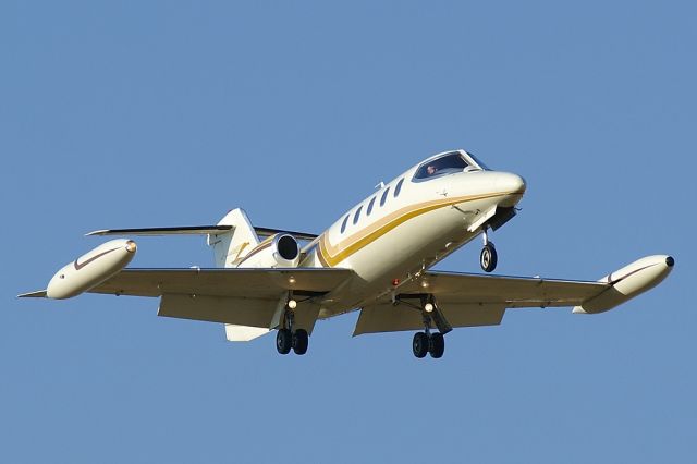 Learjet 25 (N15ER)