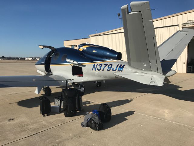 Cirrus Vision SF50 (N379JM)