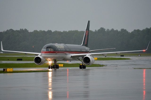 Boeing 757-200 (N757AF) - Inbound to ramp at KRDU.  br /If you look hard enough, you can actually see Donny driving. br /Photo taken and published with permission by author Liam Duffy