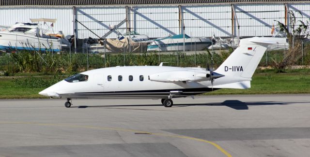 Piaggio P.180 Avanti (D-IIVA)