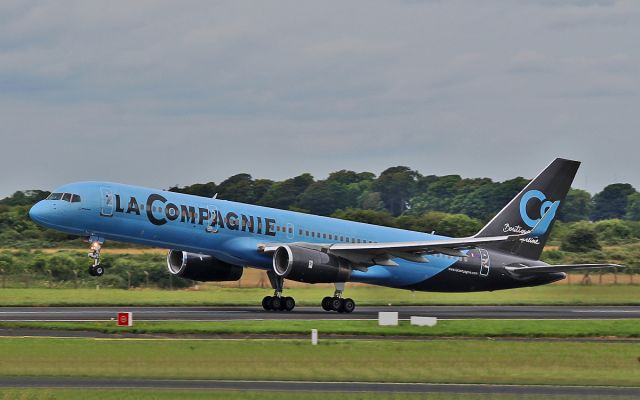 Boeing 757-200 (F-HTAG) - la compagnie b757-2 f-htag dep shannon for dullas 14/7/16.