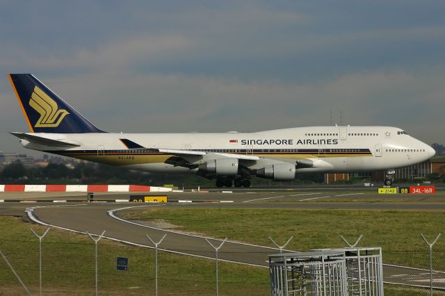 Boeing 747-400 (9V-SPD)