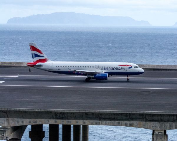 Airbus A320 (G-GATS)