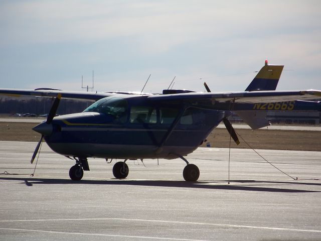 Cessna Super Skymaster (N2666S) - A unique plane with propeller on the back and front.