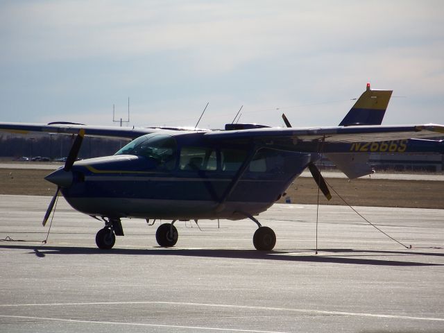 Cessna Super Skymaster (N2666S) - A unique plane with propeller on the back and front.