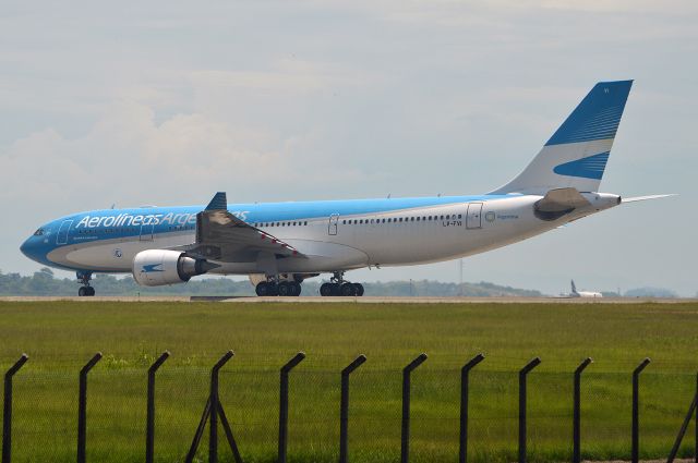 Airbus A330-300 (LV-FVI)