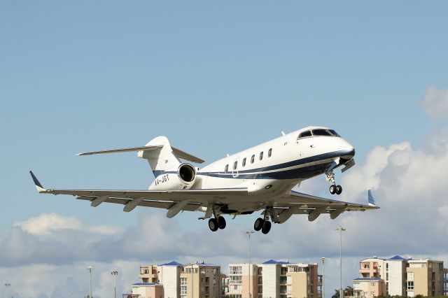 Bombardier Challenger 300 (XA-JGT)