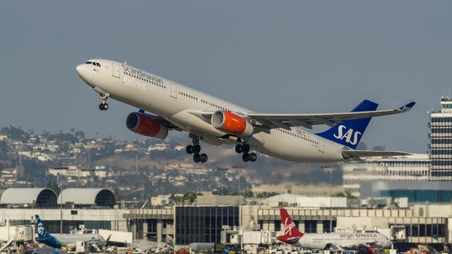 Airbus A330-200 (LN-RKU) - ll/11/17