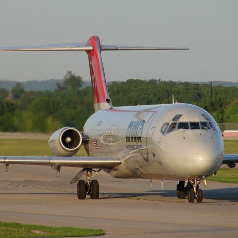 McDonnell Douglas DC-9-30 —