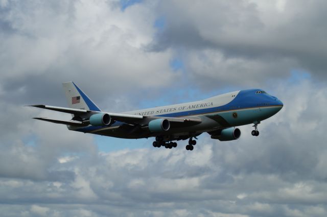 Boeing 747-200 (92-9000) - President Obama visiting Oso landslide site