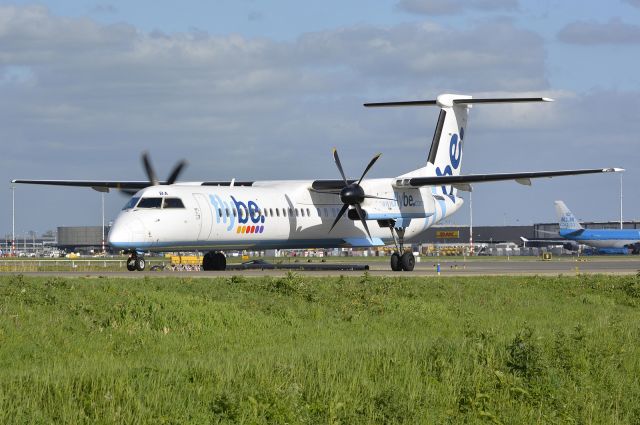 de Havilland Dash 8-400 (G-FLBA)