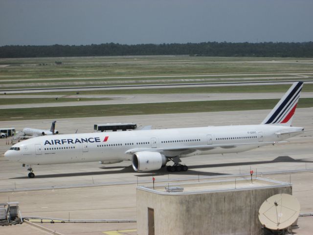 BOEING 777-300 (F-GSQC)