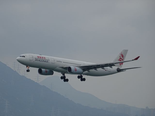 Airbus A330-300 (B-HLC)