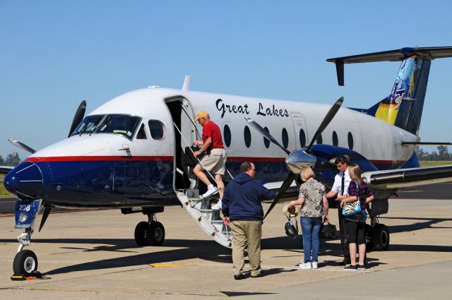 Beechcraft 1900 (N208GL)