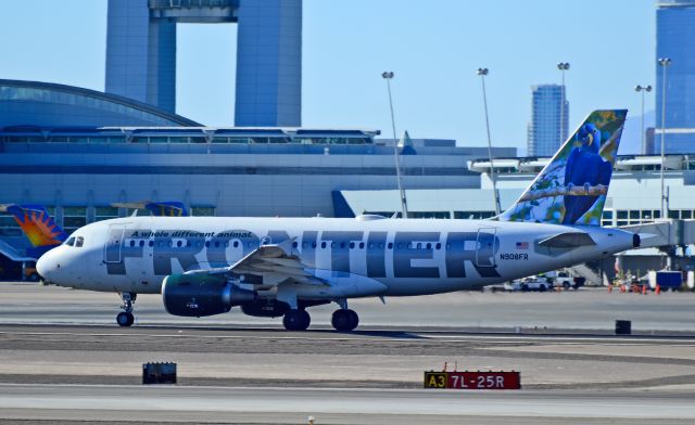 Airbus A319 (N908FR) - N908FR Frontier Airlines Airbus A319-111 / 908 (cn 1759)  Frontier change the "Holly" The Great Blue Heron with this Hyacinth Macaw.  - Las Vegas - McCarran International (LAS / KLAS) USA - Nevada, June 8, 2012 Photo: Tomás Del Coro