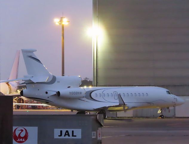 Dassault Falcon 7X (N988NW) - Photo taken on Oct 31, 2023.