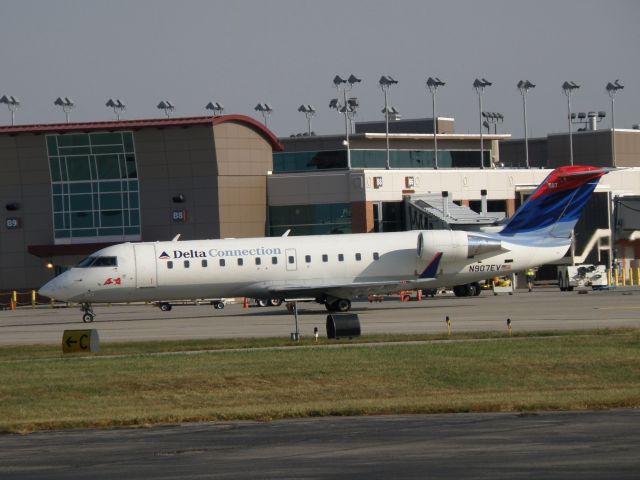 Canadair Regional Jet CRJ-200 (N907EV) - Acey 5001 taxis out for take-off at KLEX