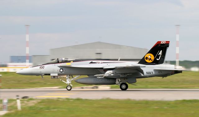 McDonnell Douglas FA-18 Hornet (16-6776)