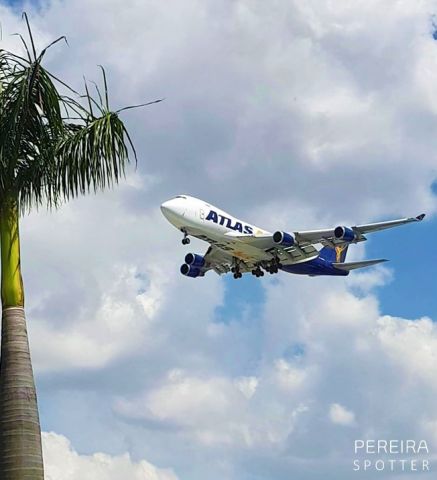 Boeing 747-200 (5Y8052)