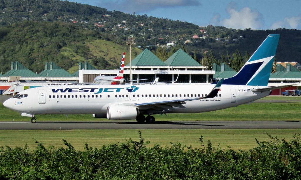 Boeing 737-800 (C-FZRM)