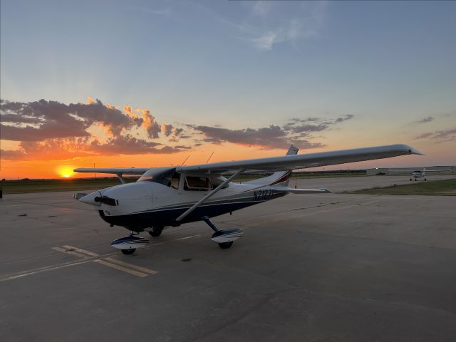Cessna Skylane (N21271)
