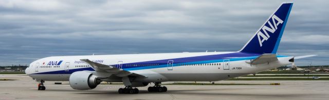 BOEING 777-300ER (JA736A)