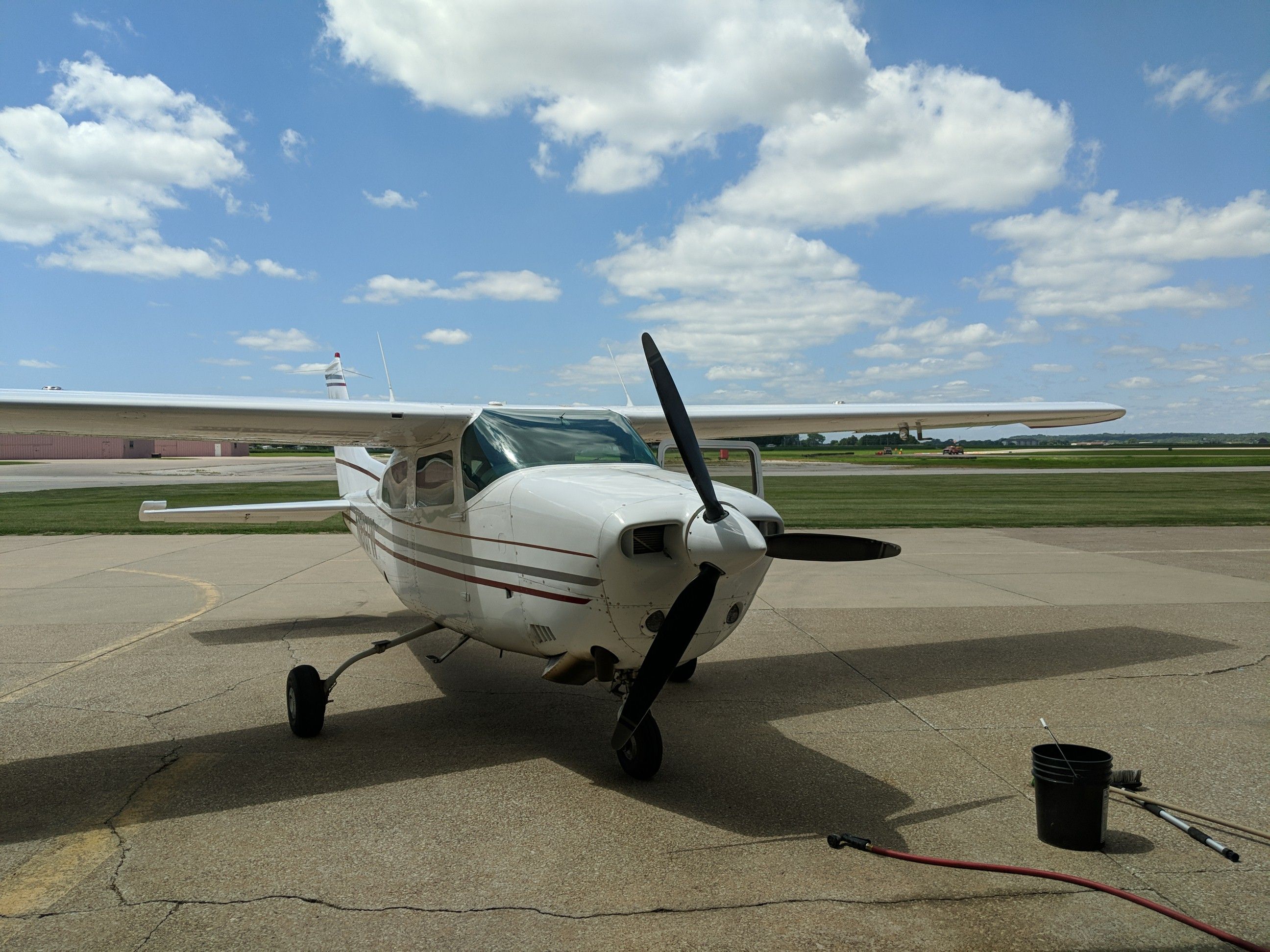 Cessna Centurion (N887W) - Right before a wash! 