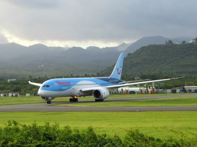 Boeing 787-8 (G-TUIA)