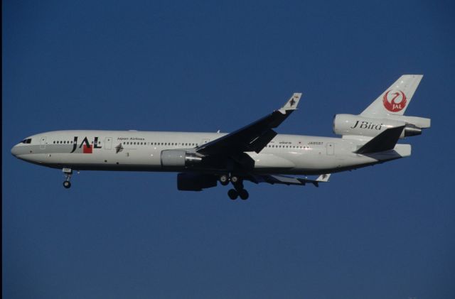 Boeing MD-11 (JA8587) - Final Approach to Narita Intl Airport Rwy34L on 1996/02/23